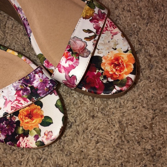 Floral Wedge Heels Size 10/41 - Picture 2 of 2
